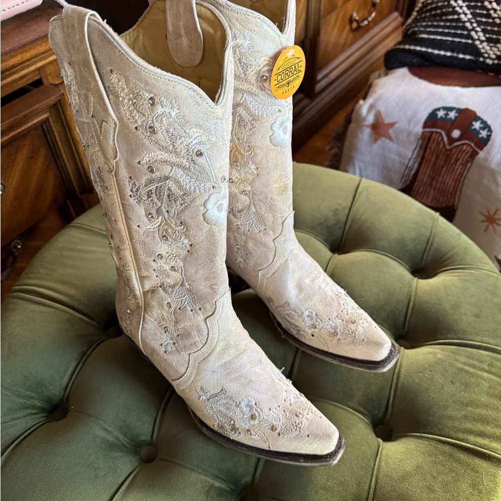 Women's Corral White Floral Western Boots
